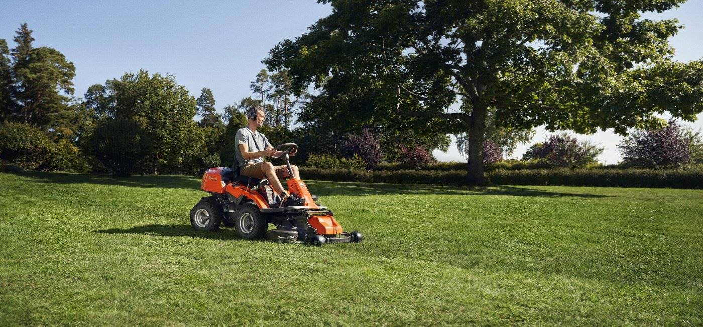 Husqvarna Profi-Frontmäher R 214TC inkl. Mähdeck Combi 94 – Modell 2023 – Bild 4
