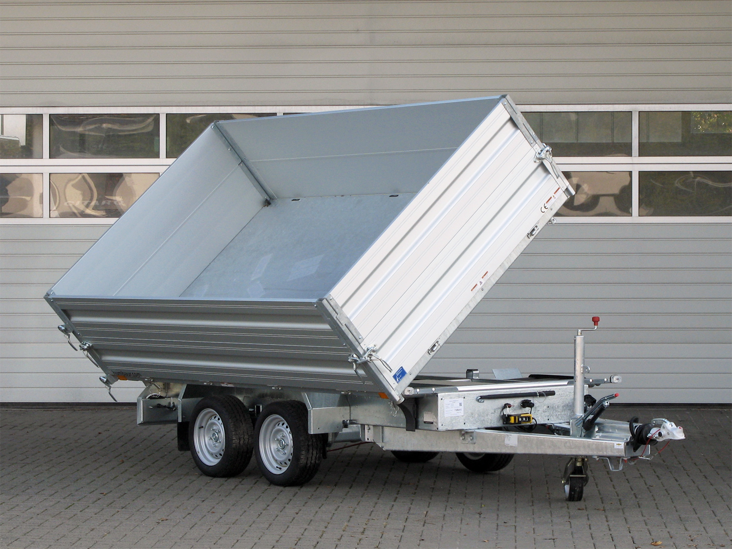 Humbaur HTK 3500.31 ALU BW Aufsatz und E-Pumpe – Bild 5