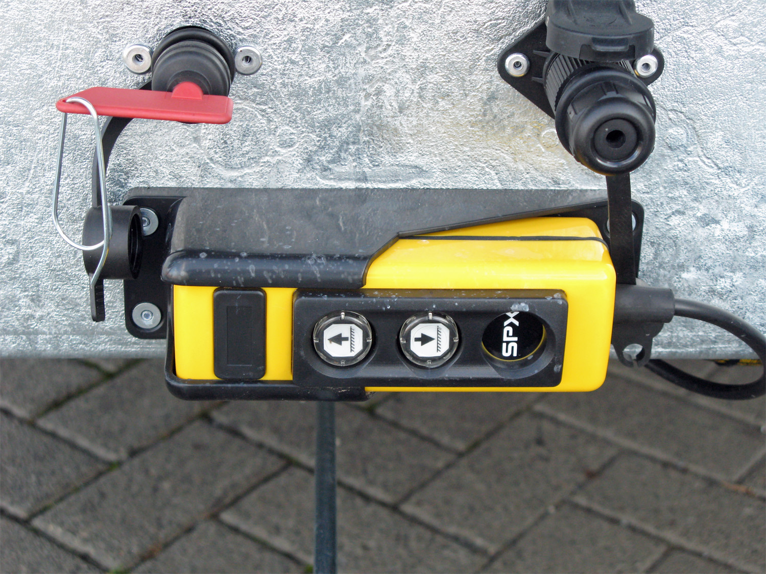 Humbaur HTK 3500.31 ALU BW Aufsatz und E-Pumpe – Bild 2