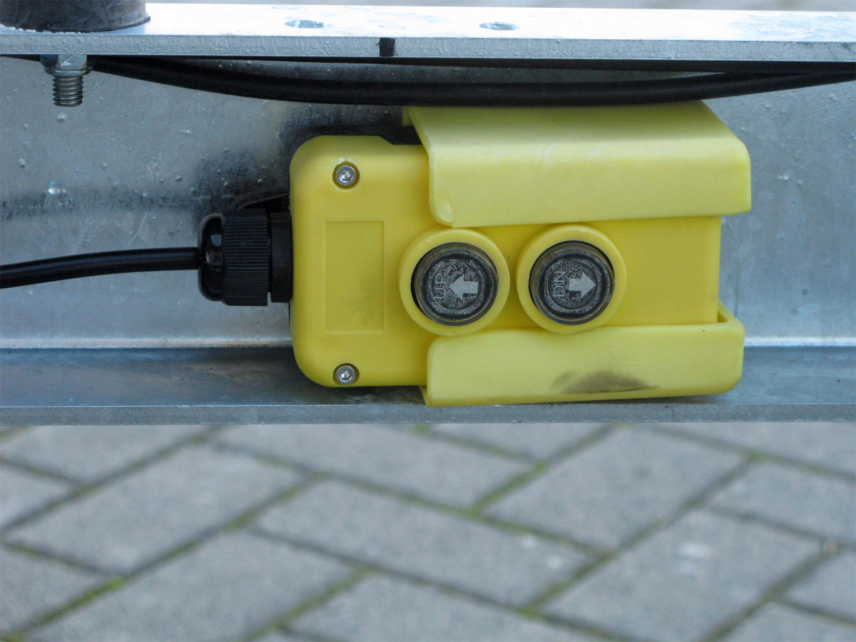 Humbaur HUK 272715 E-Pumpe und Gitteraufsatz – Bild 4