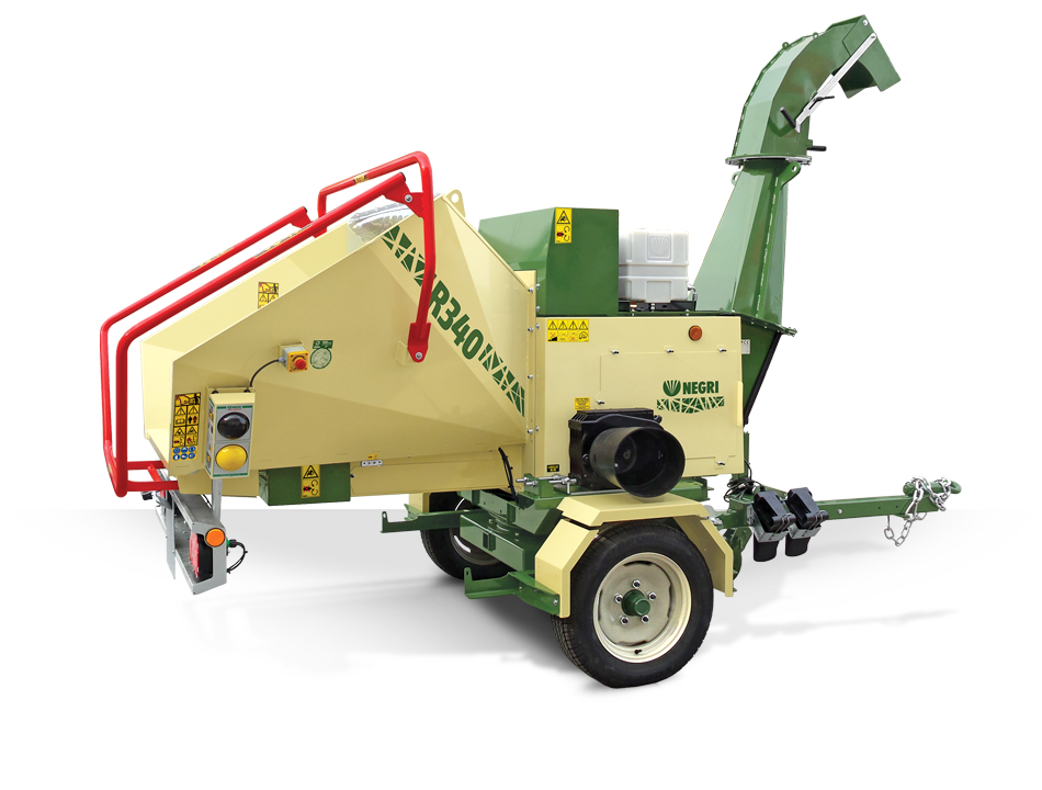 NEGRI Biohäcksler R340 / Diesel-Häcksler mit Straßenfahrwerk für Traktor
