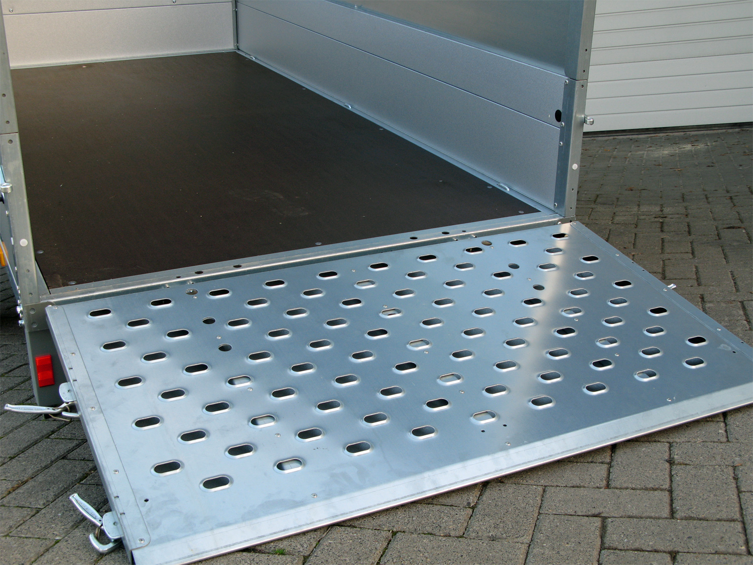STEMA STP O1 7.5-25-13.1 REX 25 Kippbar mit Auffahrrampe u. Gitteraufsatz – Bild 3